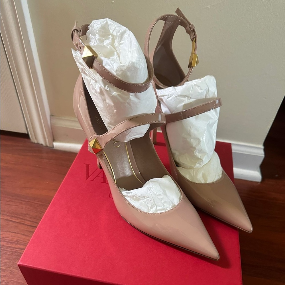 Valention Garavani Toe Ankle strap high heels Pumps 👠